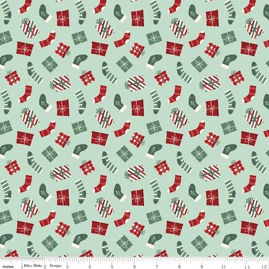 Evergreen Wishes Stockings & Gifts Mint