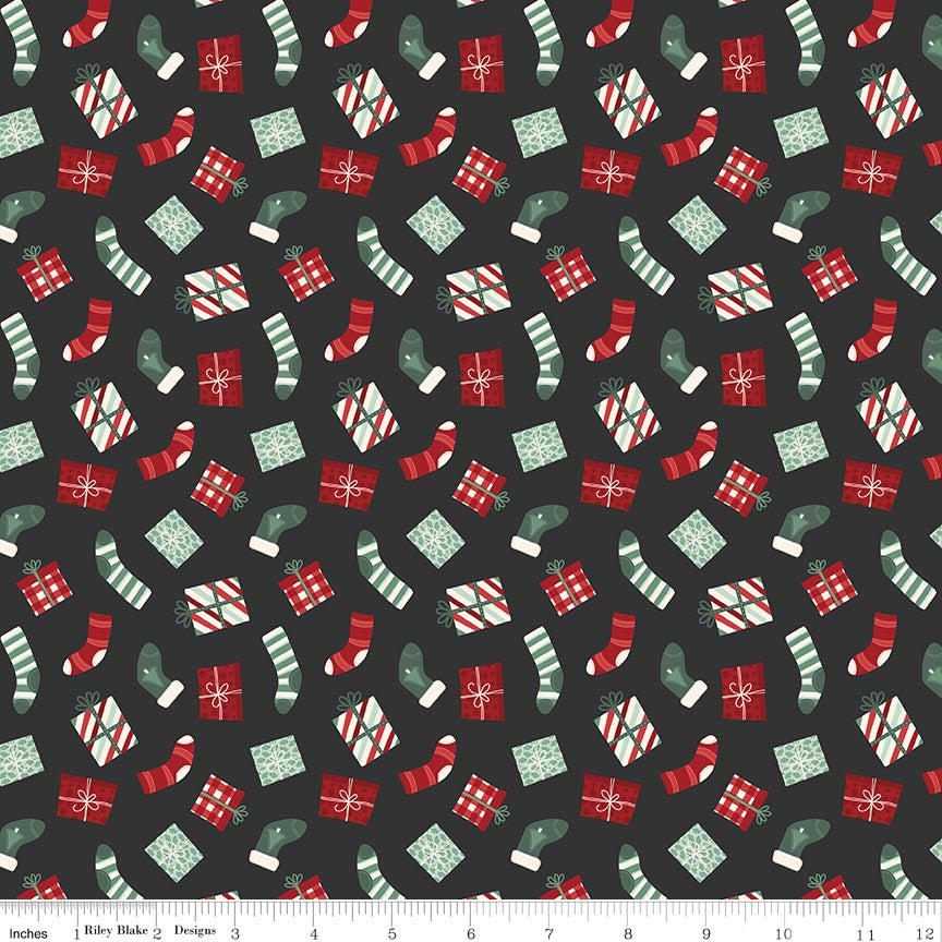 Evergreen Wishes Stockings & Gifts Black