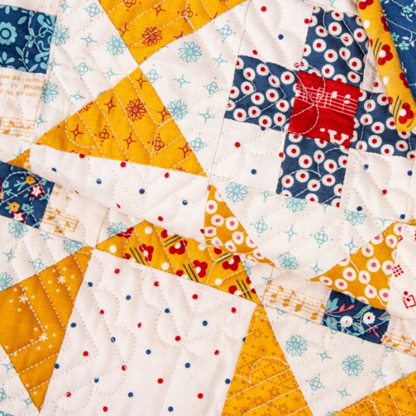 Americana Oh Beautiful Flag Runner & Amber Waves Mini Quilt Kit