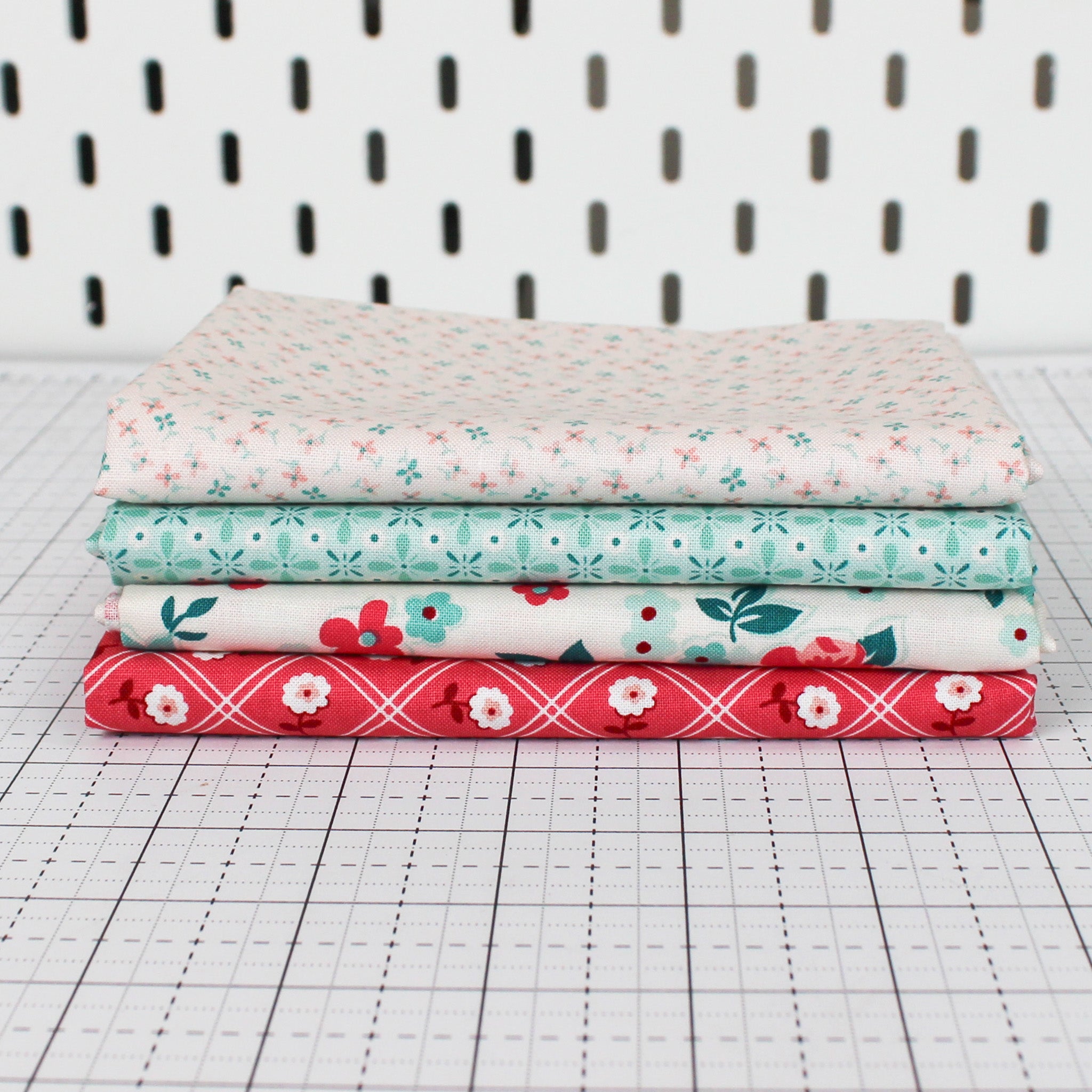 Lori Holt Berry & Sage 4-Piece Variety Bundle
