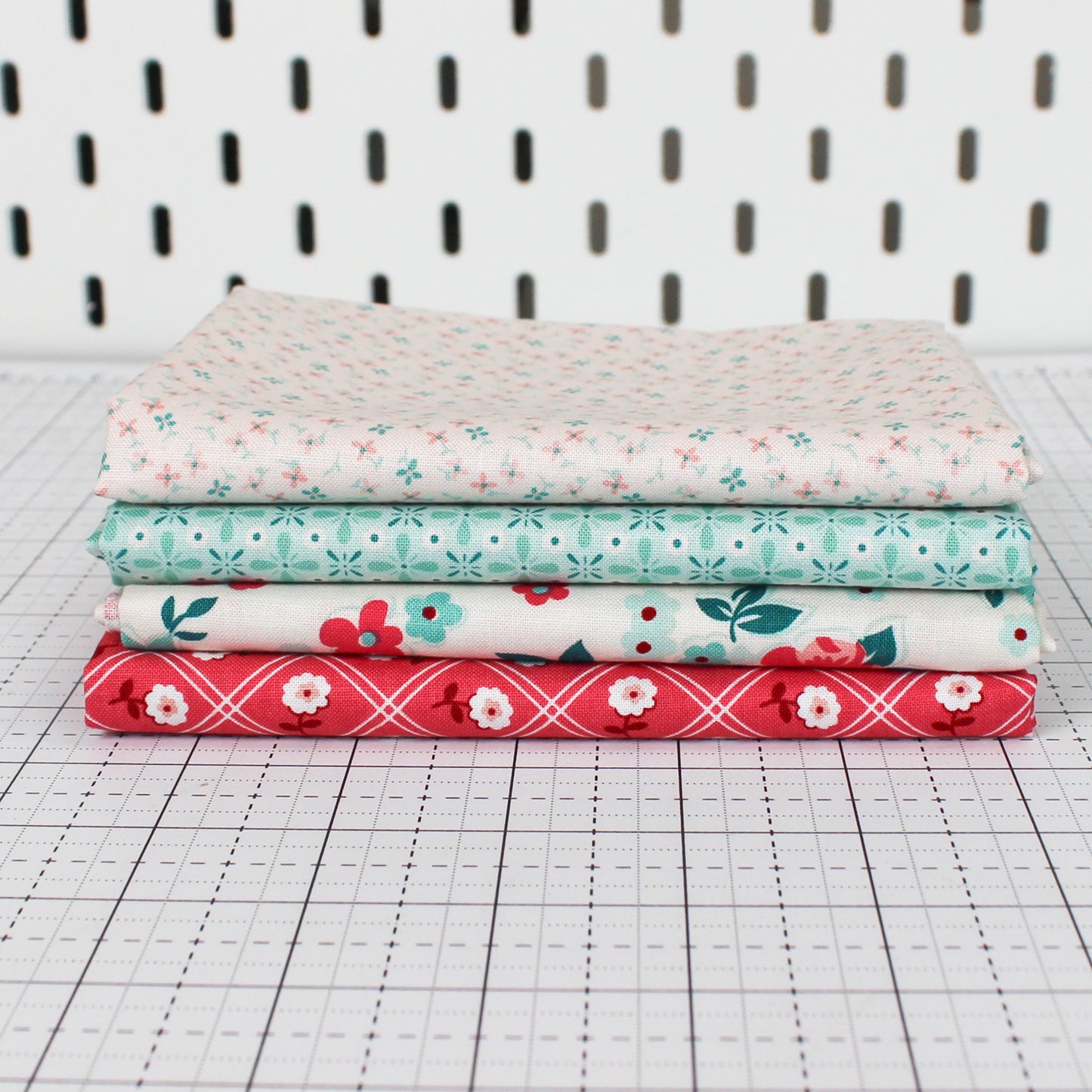 Lori Holt Berry & Sage 4-Piece Variety Bundle