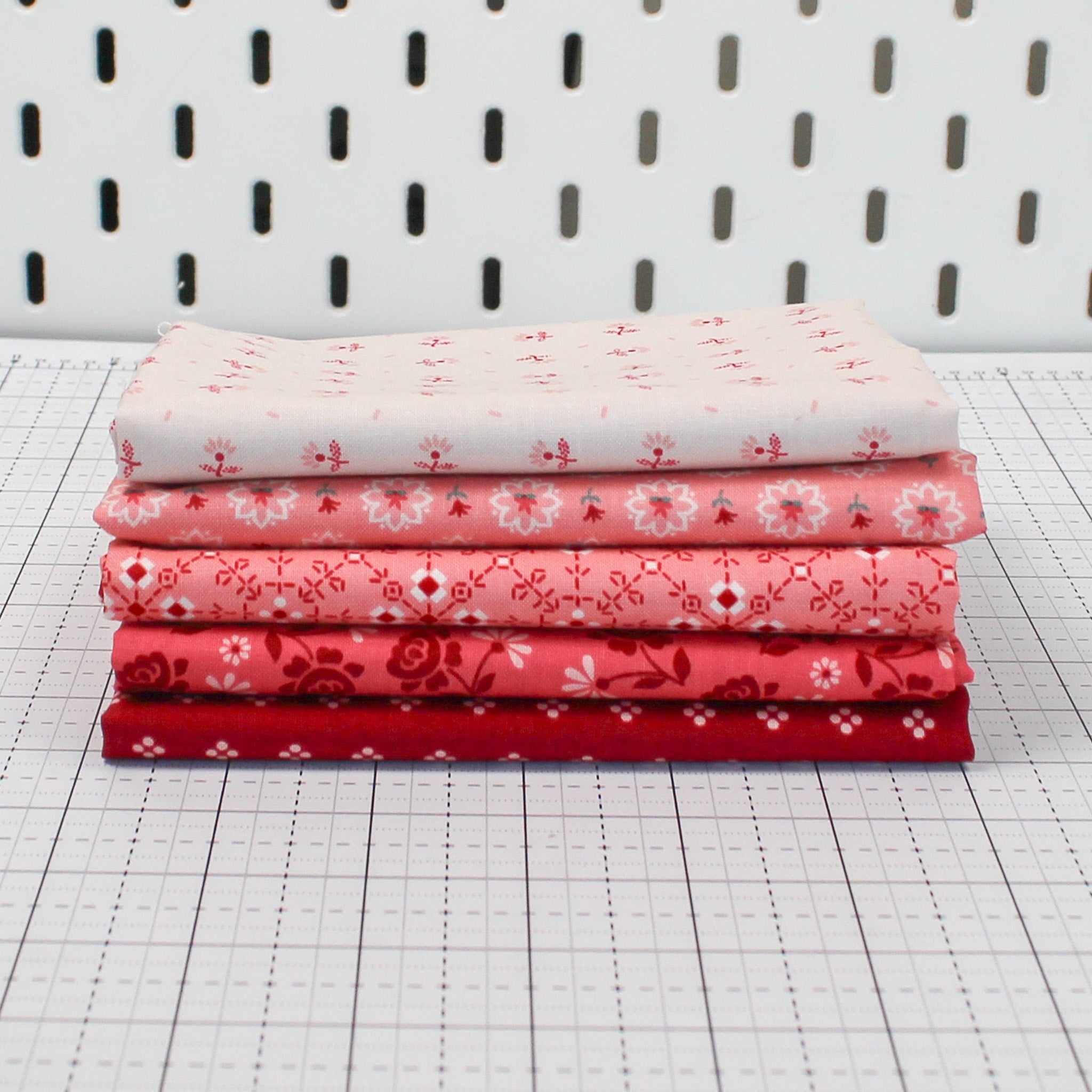 Lori Holt 5-Piece Berry Bundle