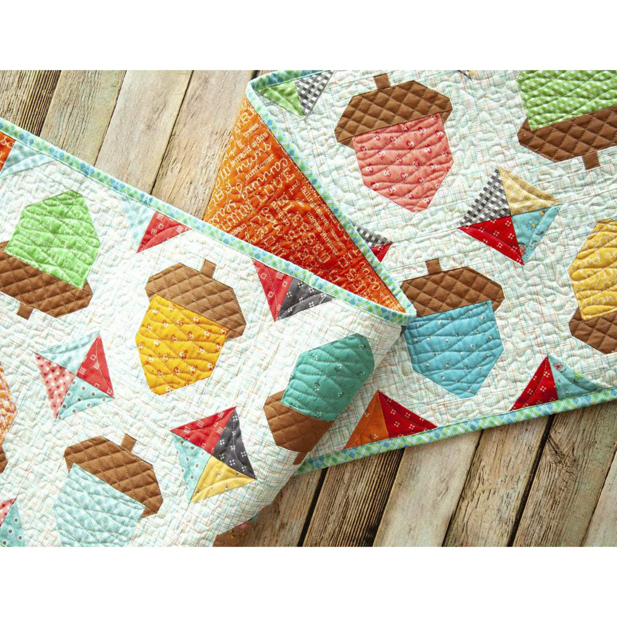 Bee in my Bonnet Acorn Love Table Runner Pattern