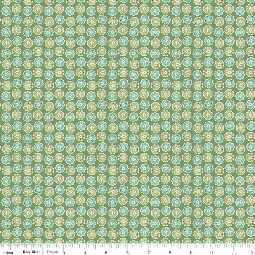 Home Town Holiday Wreath Clover